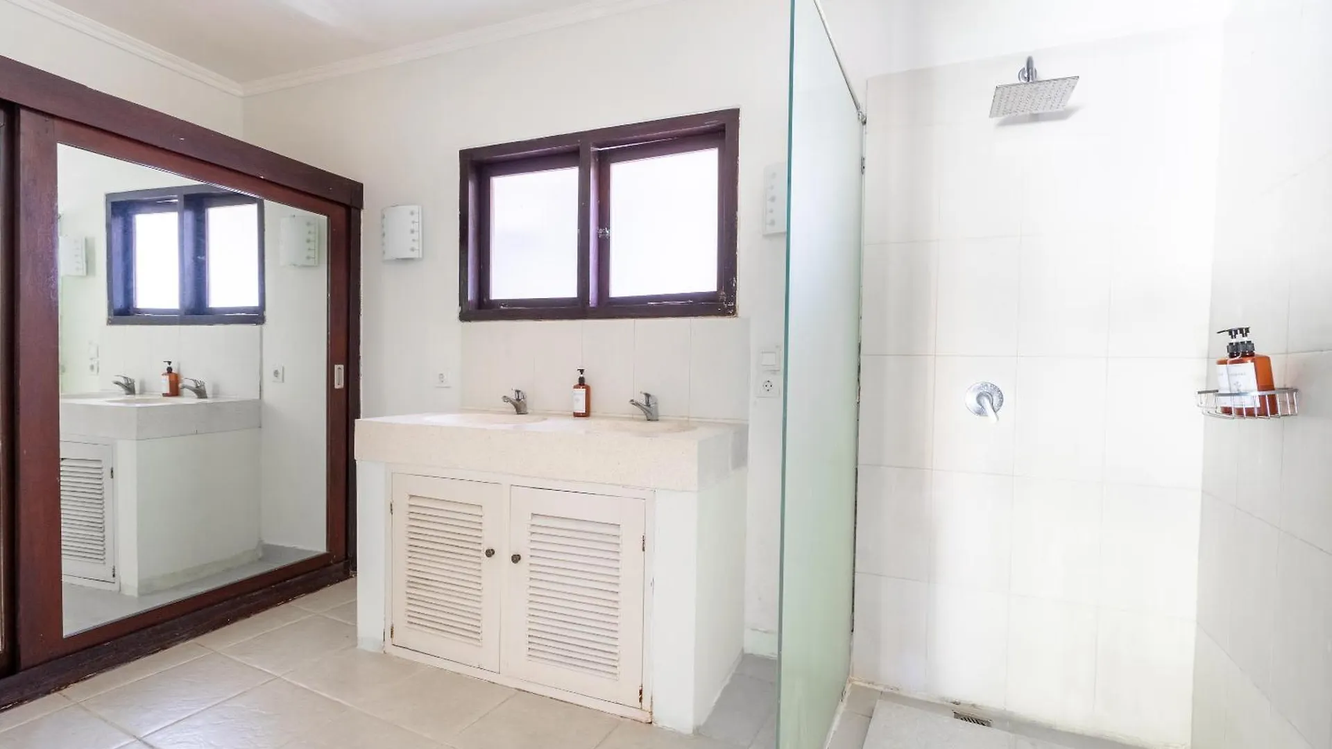 9 Bedroom Villa Vista Seminyak