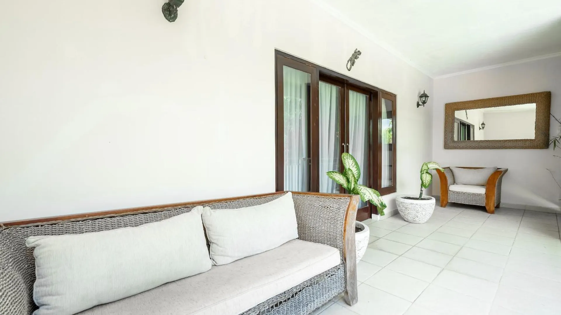 9 Bedroom Villa Vista Seminyak 0*,  Indonesien
