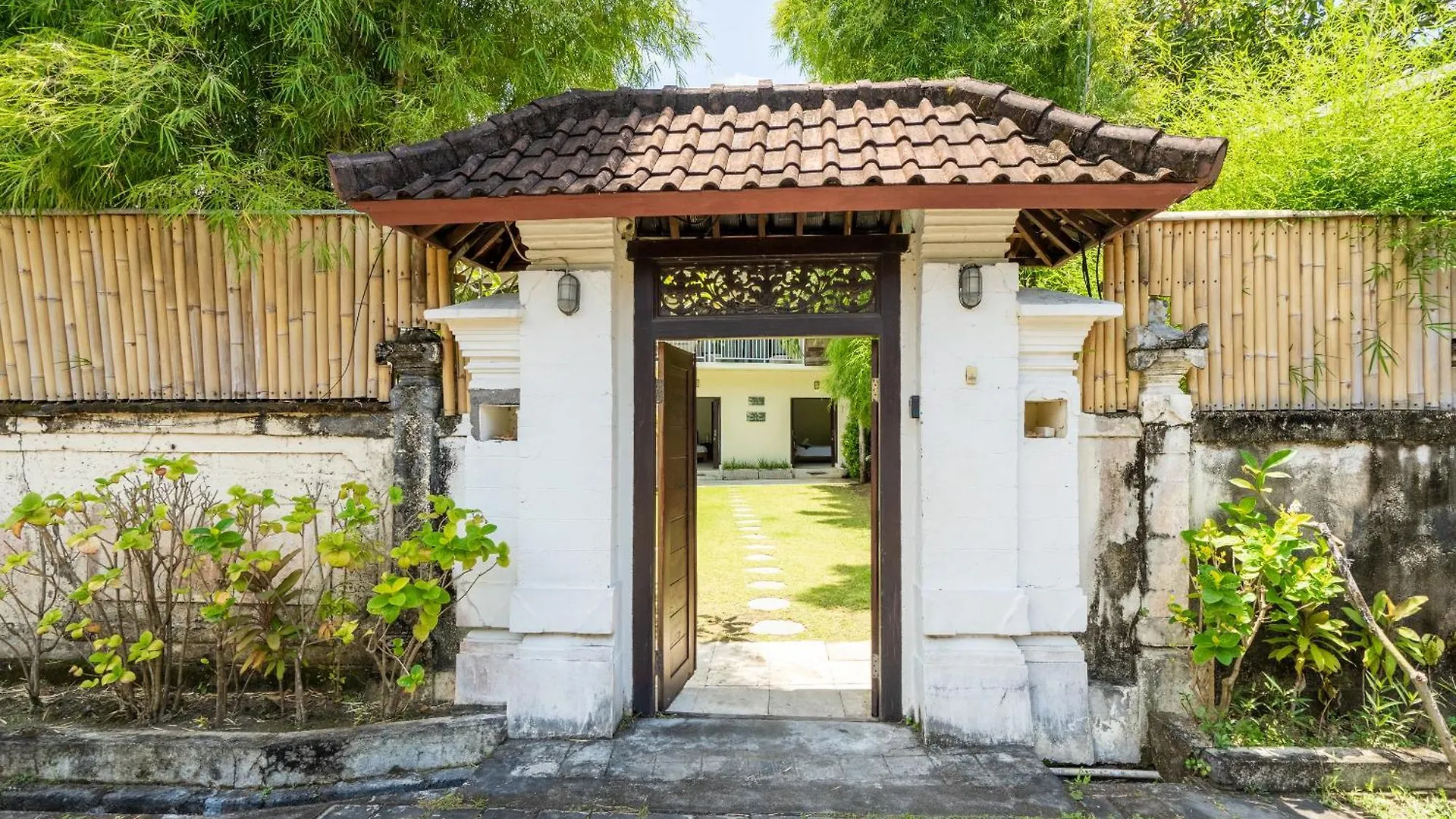 9 Bedroom Villa Vista Seminyak 0*,