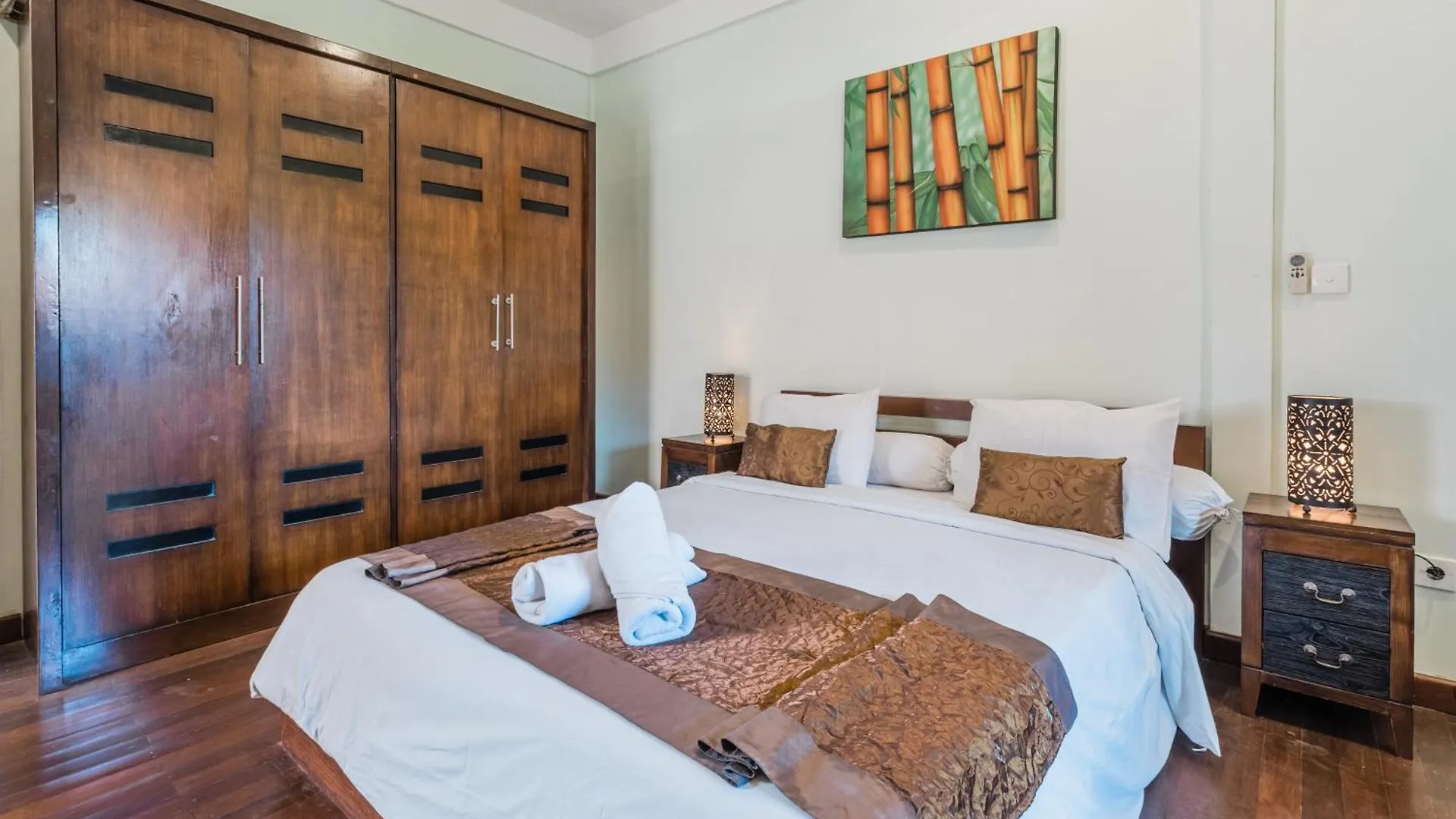 9 Bedroom Villa Vista Seminyak 0*,  Indonesien