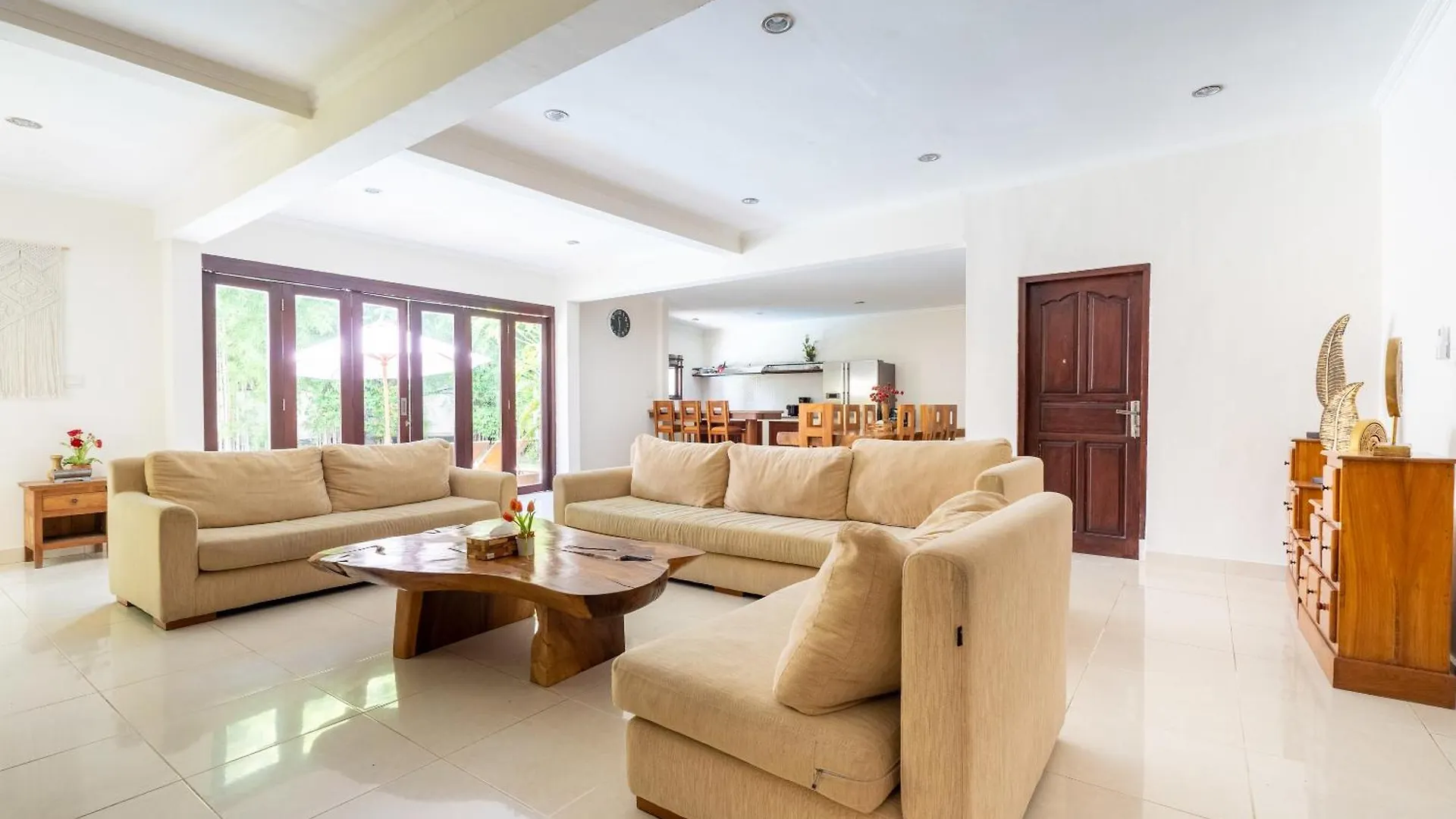 9 Bedroom Villa Vista Seminyak