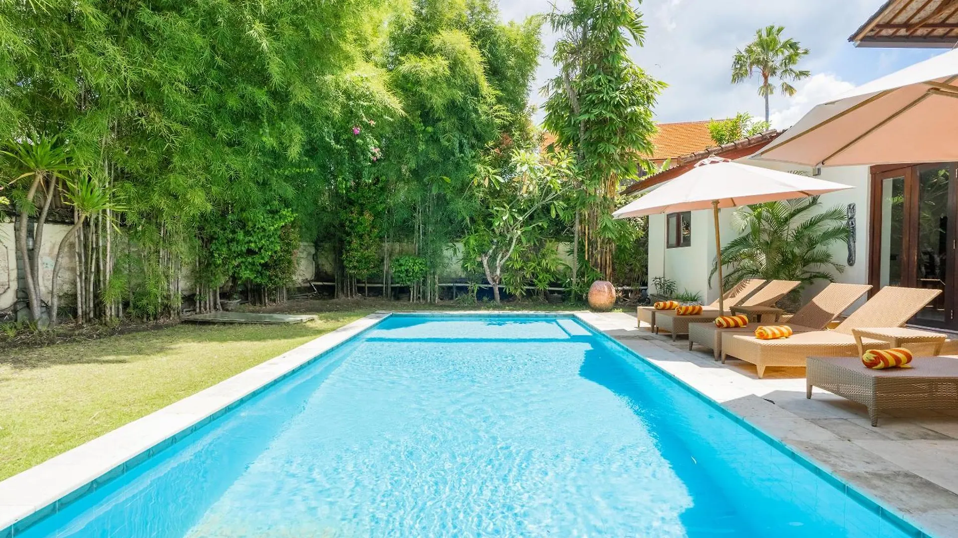 9 Bedroom Villa Vista Seminyak
