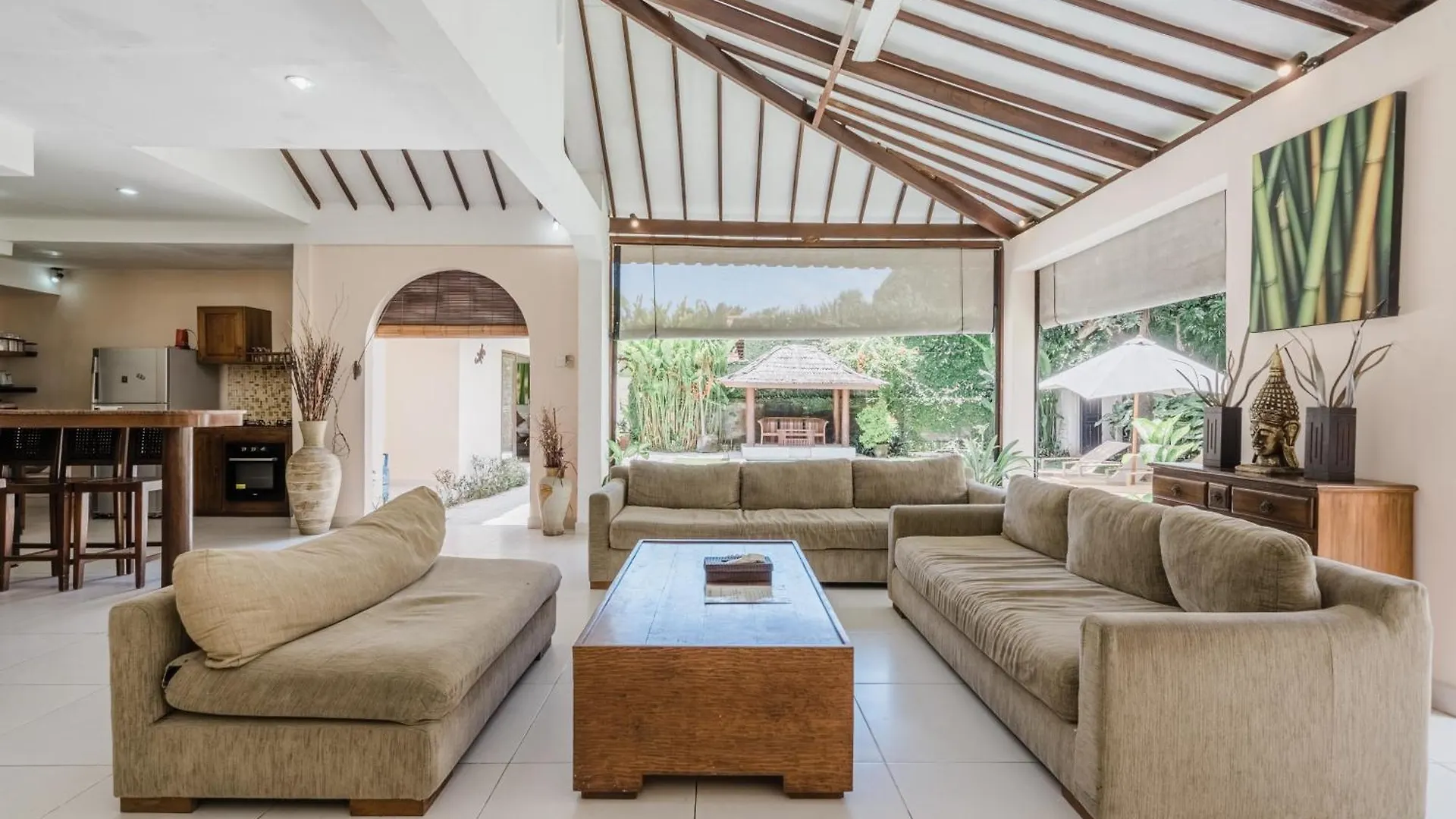 9 Bedroom Villa Vista Seminyak Indonesien